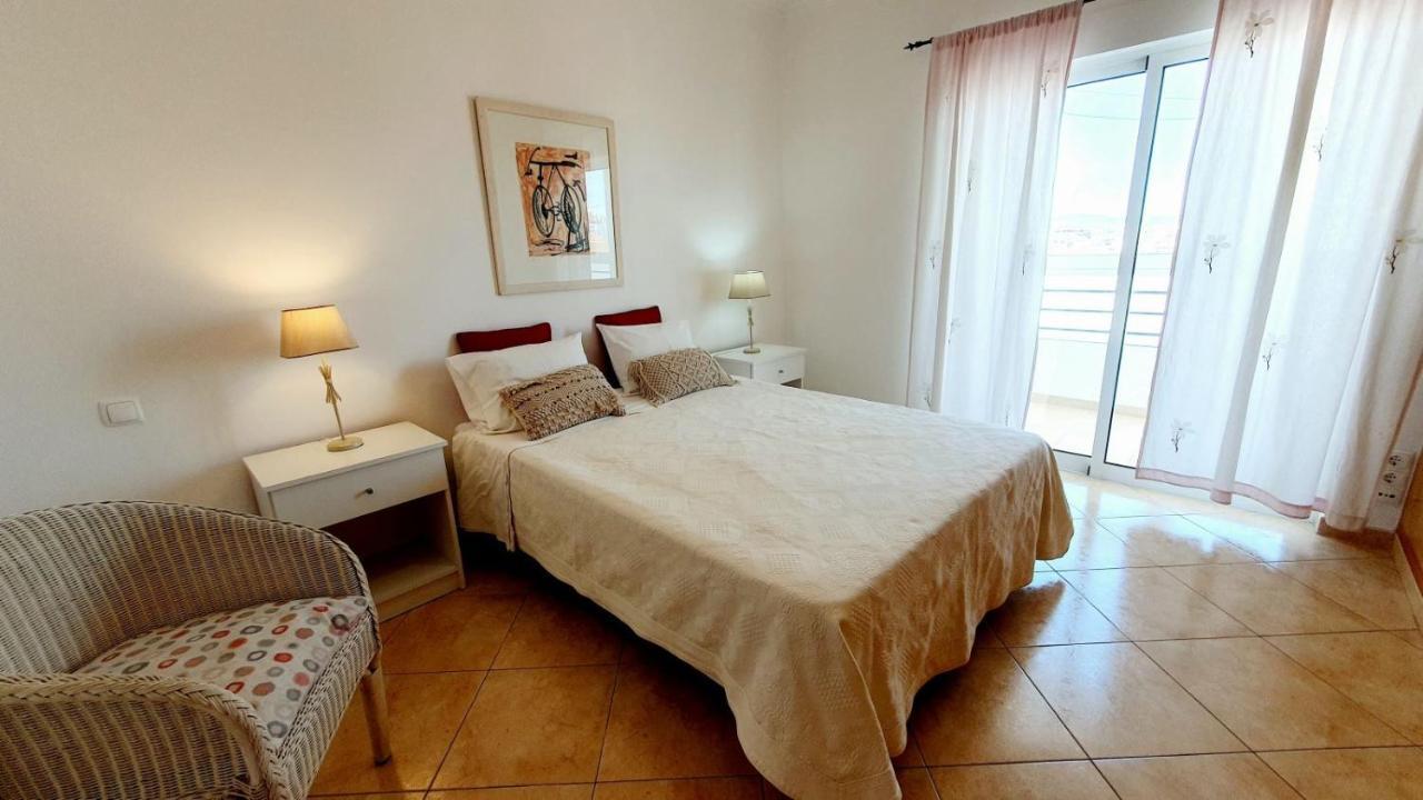 Quarteira Beach Vacation: 2Br Steps To The Sand 외부 사진