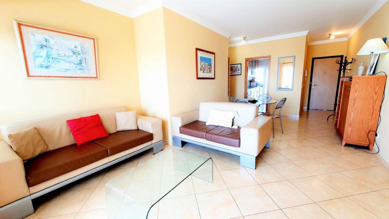 Quarteira Beach Vacation: 2Br Steps To The Sand 외부 사진