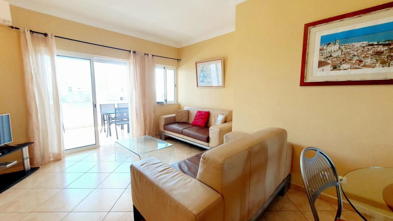 Quarteira Beach Vacation: 2Br Steps To The Sand 외부 사진