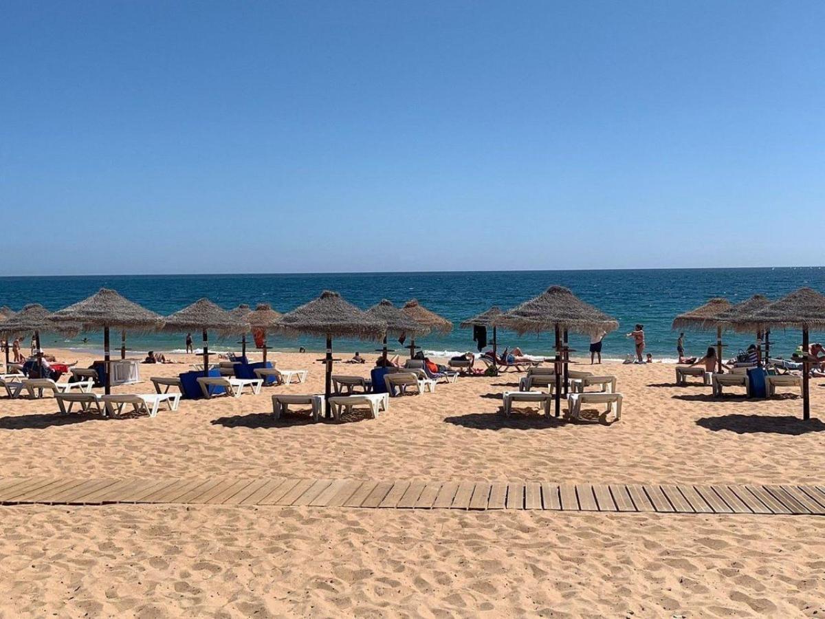 Quarteira Beach Vacation: 2Br Steps To The Sand 외부 사진